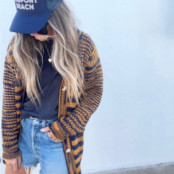 LIVE SHOW NOTIFICATION: LIKE THIS LISTING TO GET NOTIFIED WHEN I GO LIVE🤍 - Picture 13 of 16